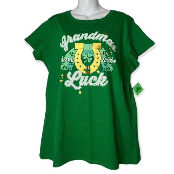 St Patricks Day Women's‎ Grandmas Have All The Luck Green T-Shirt Plus Size 2X - Picture 1 of 7